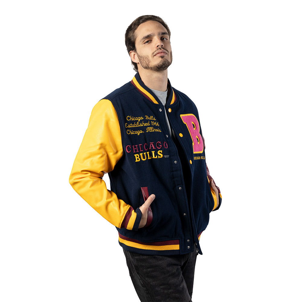 NBA Chicago Bulls Jacket With Back Spell Out