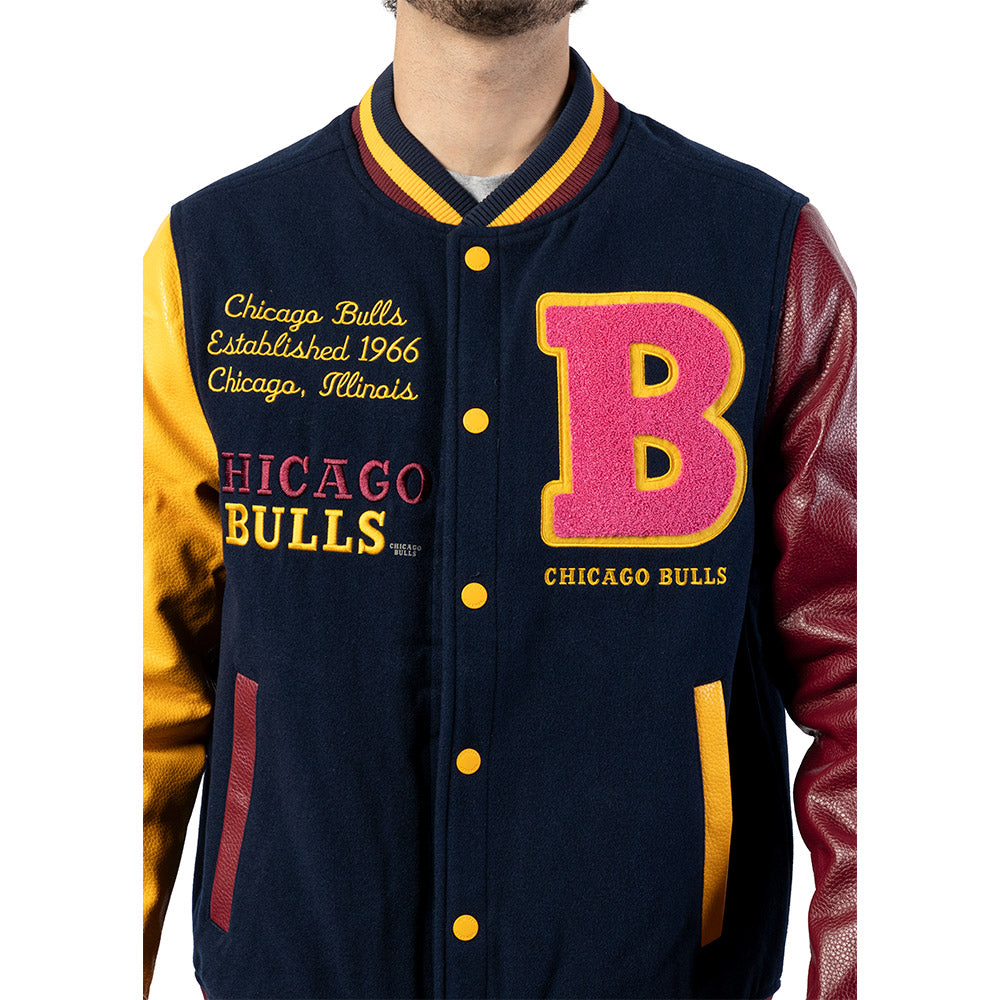 Chicago Bulls Black Varsity Jacket - Size: XL, NBA by New Era